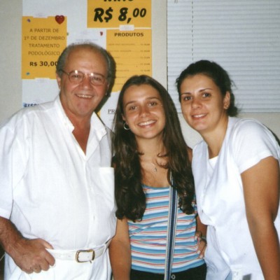 Sr.Luthero, Julia e Luciana, em 2002, trabalhando juntos na Podos Vila Mariana